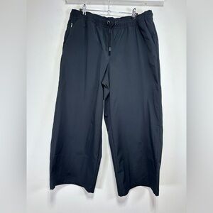 Athleta Wide Leg Crop Pants Black Lightweight Travel Commuter Trouser Size L